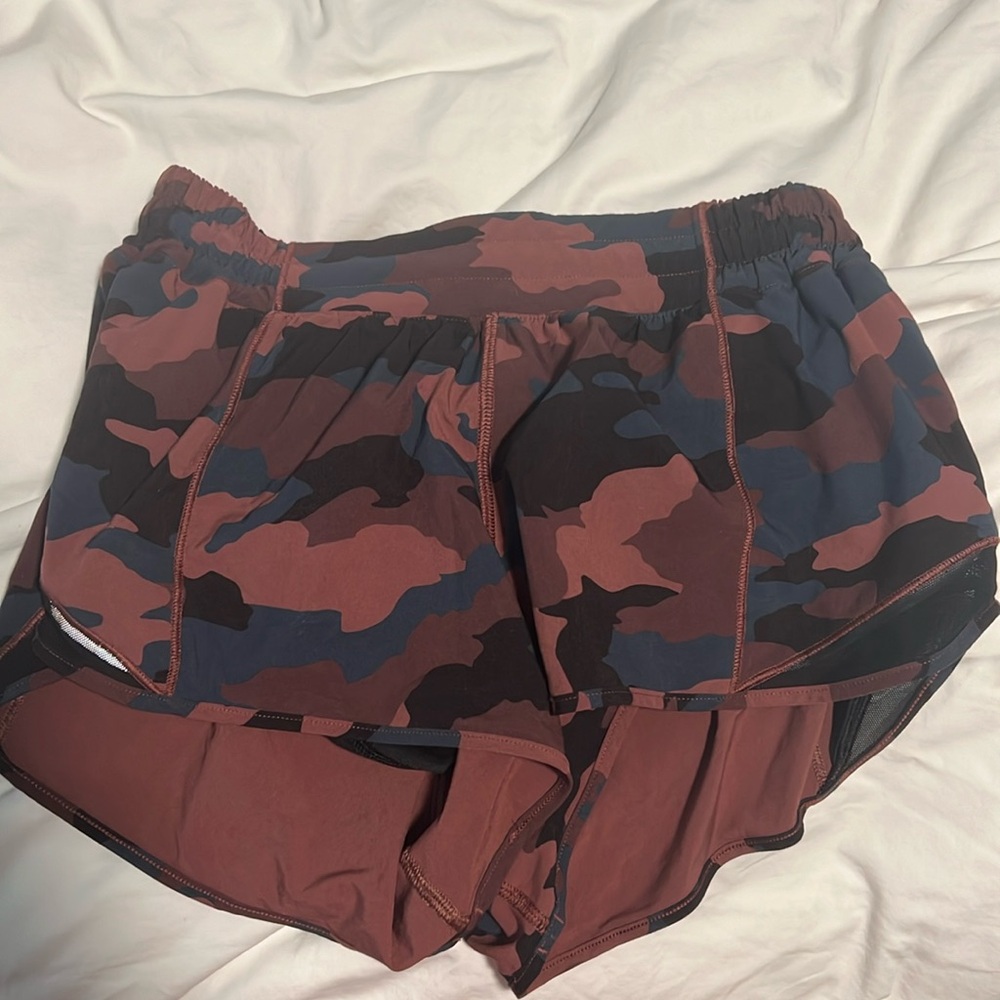 Lululemon 2.5 inch shorts